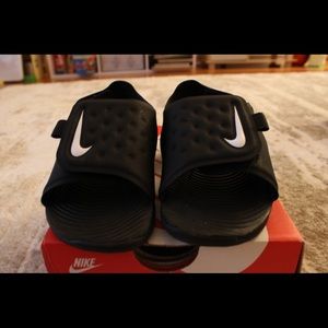 Toddler Nike sandals sz 9C